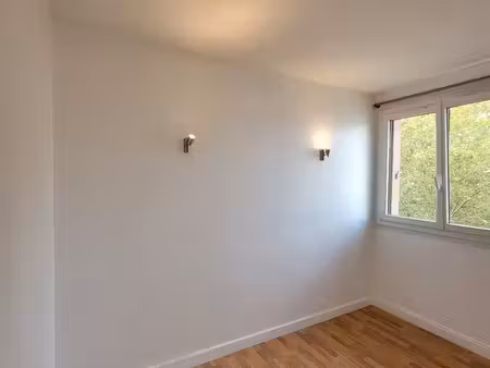 t3 63 m² avec balcon sud-ouest  7 min rer b