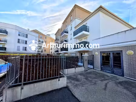en exclusivité – appartement t2 avec balcon et parking boxable à savigny-le-temple