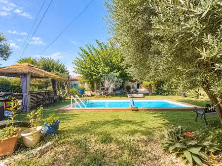 maison de plain-pied 131 m2 terrain de 2 000 m2 avec pisci