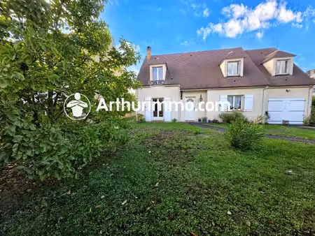 spacieuse maison familiale de 146 m² au bourg de savigny-le-temple