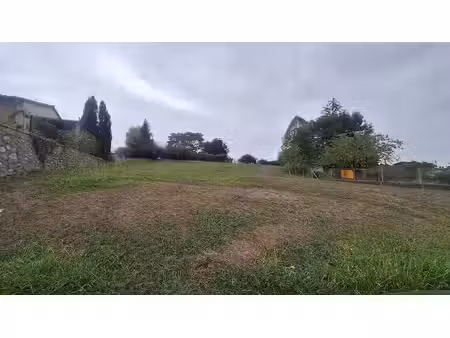 terrain construtible de 920m² sur mane