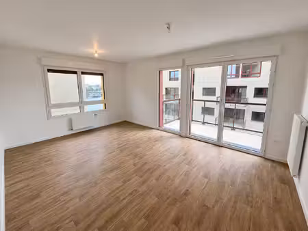 ivry sur seine - 3 pièces 63.31 m2 avec balcon et parking