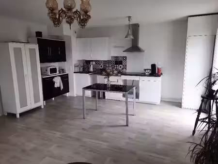 appartement agreable 2 chambres avec parking couvert