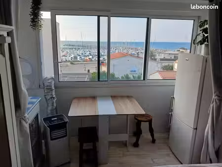 magnifique studio de charme libre au 23/10