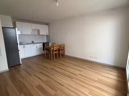 location t3 meublé de 59 m² – romainville centre – métro l11 à 6 min – balcon & parking