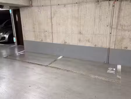 location - places de parking moto/scooter