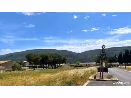 terrain 1 184 m² floure