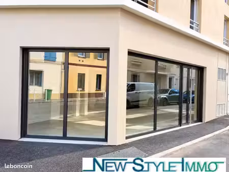 local commercial 207 m² toulon