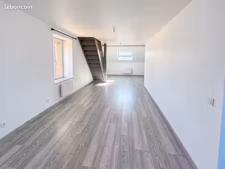 à louer – grand appartement rénové avec 2 mezzanines et jardin – vrigne-aux-bois (08330)