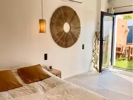 location clés en main grand studio rénové meublé/ + jardin.toutes charges comprises