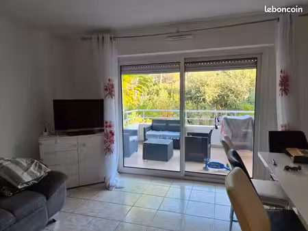 à louer – bel appartement 3 pièces avec grande terrasse  garage et parking – saint-raphaël