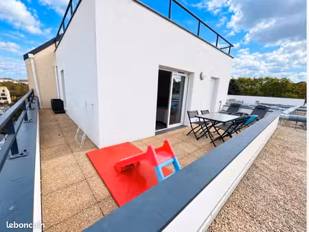 f5 86 m² – dernier étage seul sur palier – terrasse plein sud 23 m² – 4 chambres