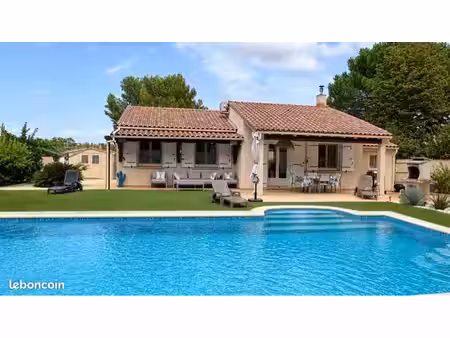 belle maison de plain-pied à salles d’aude
