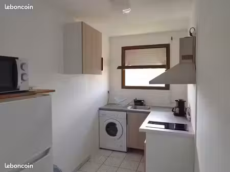 charmant f2 meublé de 36 m² avec terrasse – à 5 min du chu – fort-de-france