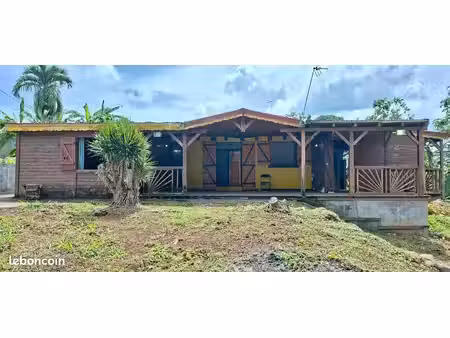 maison créole avec fort potentiel sur 1 000 m² de terrain constructible. sainte-rose  sect