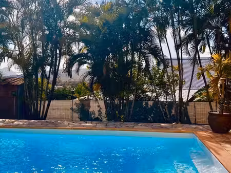 bas de villa à louer à l'année