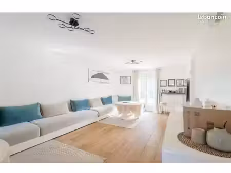 maison 100 m2 situé dans une impasse