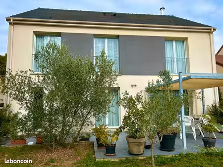 maison familiale 169 m2 (surface d'usage 210 m2)