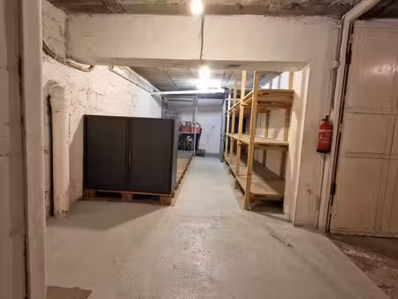 local de stockage 27 m² - garage moto – centre-ville genette