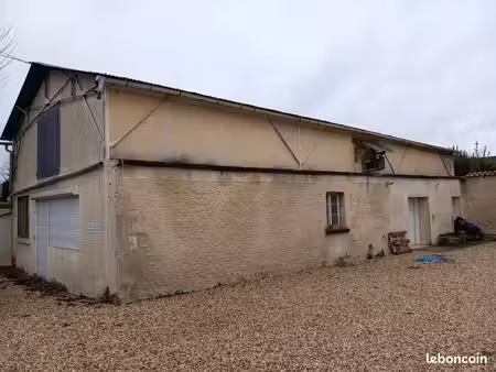 local professionnel à louer – 170 m² + grenier 170 m² – cognac