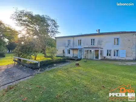 ancien moulin du xviiie siècle - 175 m² - 7 pièces