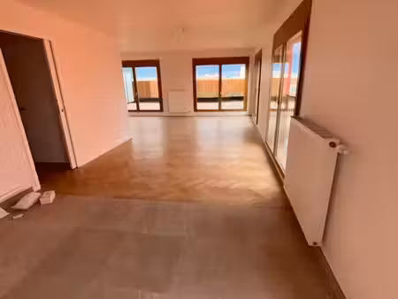 duplex 5 pièces de 113 m² avec terrasse et jardin privatif  saint-ouen-sur-seine