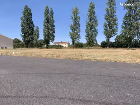 terrain à bâtir de 713 m2 au prix de 39215 à saint-germain-de-lusignan (17)