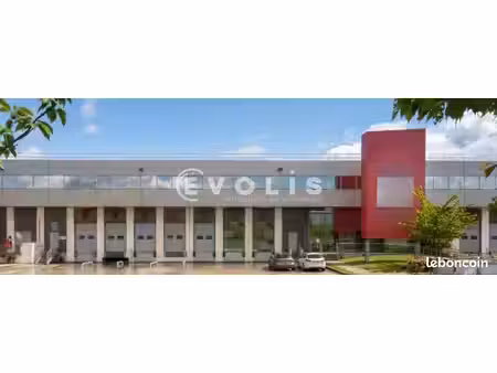 local d'activité 4 305 m²