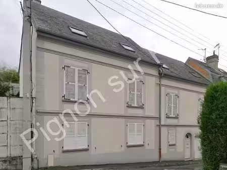 maison 8 pièces 280 m²