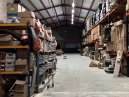 local d'activité 1 169 m²