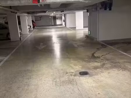?️ parking 10m2 à vendre 8 min à pied du métro