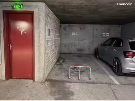 à vendre – place de parking souterrain sécurisée à puteaux – la défense