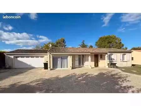 maison plain-pied 150 m2 avec garages et véranda