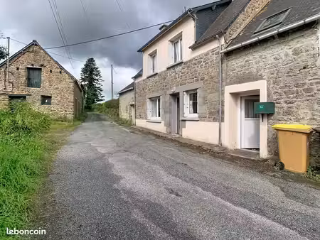 maison en granit 100 m² – terrain 1 600 m² – dépendances