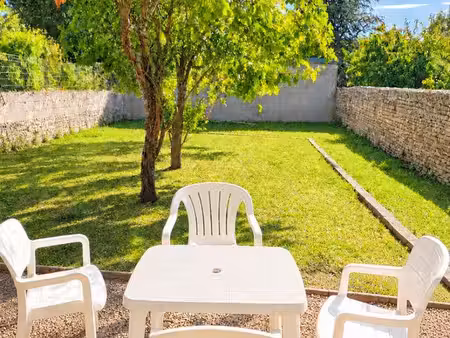grande maison de village avec 2 portes d’entree