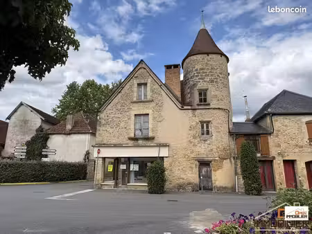 bâtiment en pierre 230m² + grange 125m²