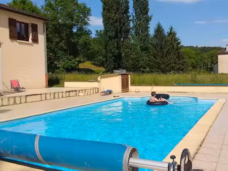 maison de 110m2  4 chambres avec piscine et 4650m2 de terrain