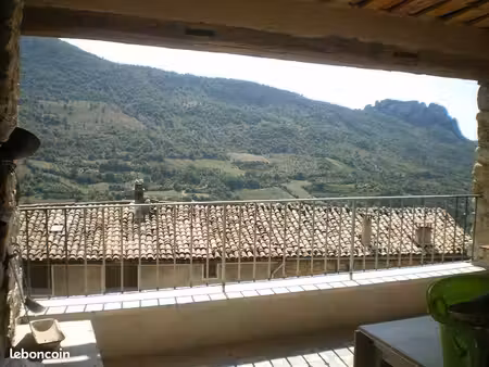 location vide ou meublee jolie maison de village avec terrasses et vue vallée - la roche s