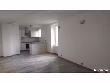 grand t3 à louer libre de suite
