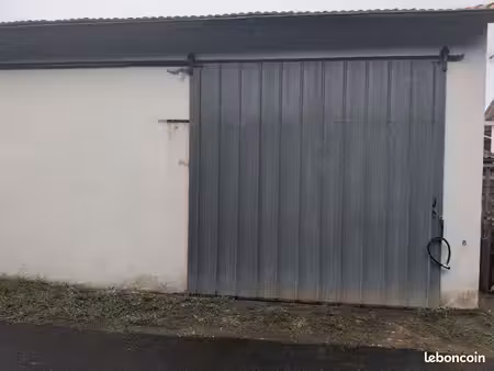 bâtiment type garage de 100m2