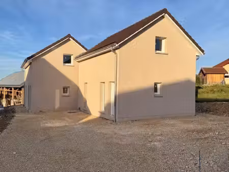 maison de 2 chambre avec jardin et 2 places de parking