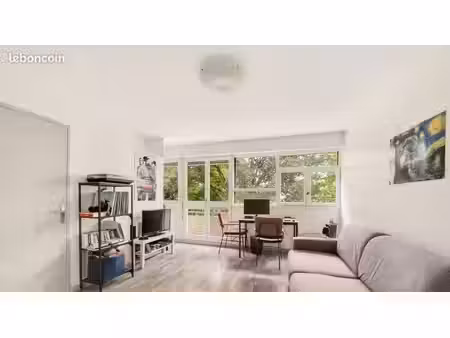 grand studio - 30 m² - villejuif - proche métro 7  14 et futur 15