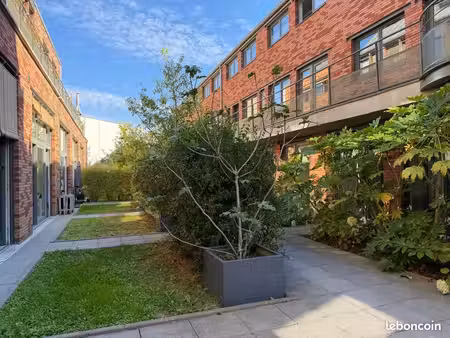 bureaux 253 m²