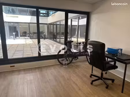 bureau 15 m²