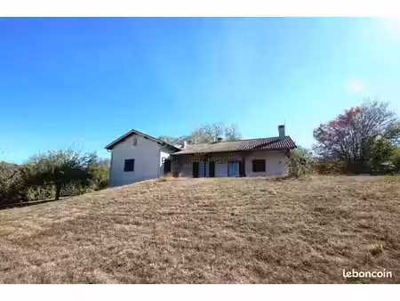 maison 10 pièces 220 m²