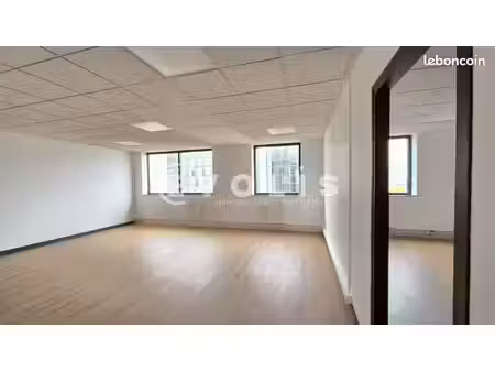bureaux 123 m²
