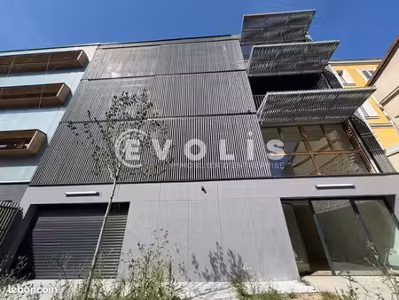 bureaux 384 m²