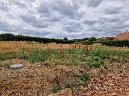 terrain à bâtir de 617 m² à neufchatel-en-saosnois (72)