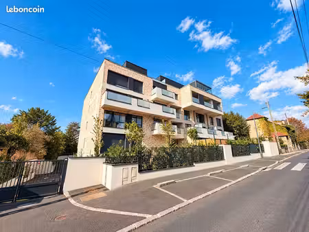 studio 1 pièce 31 m²