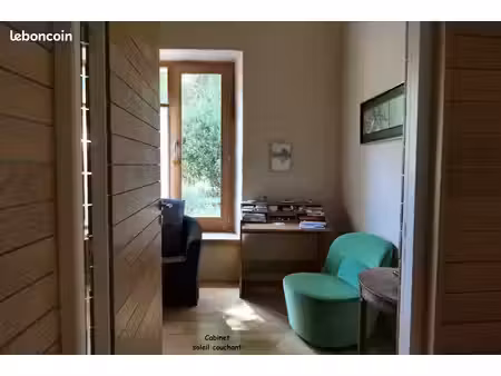 av ensemble immobilier mixte unique à saint-astier : habitation  cabinet libéral et salle 